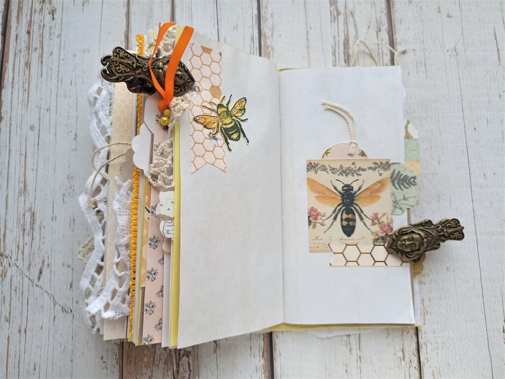 bee-junk-journal